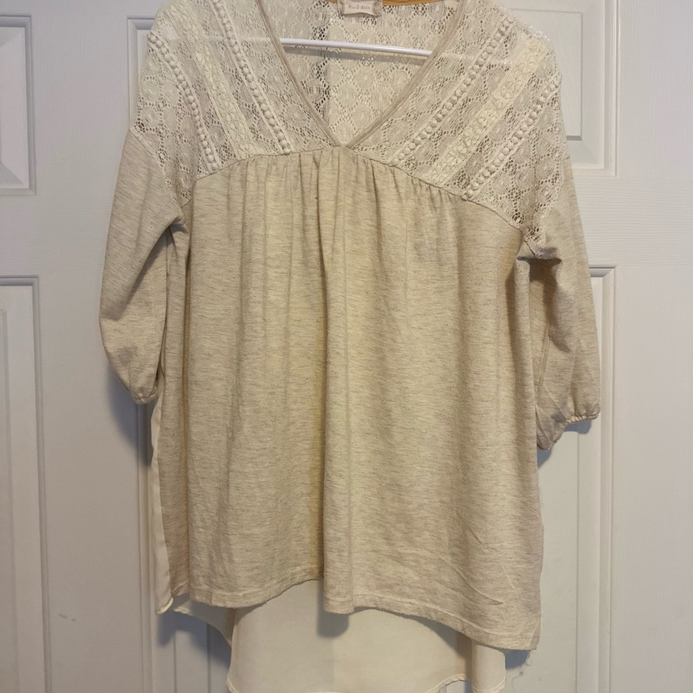 EUC ⭐️ Altar'd State Cream Asymmetrical Tunic with V Neck
